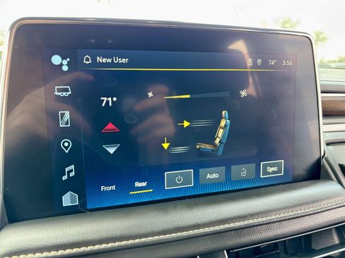 Used 2023 Chevrolet Suburban Premier image 42