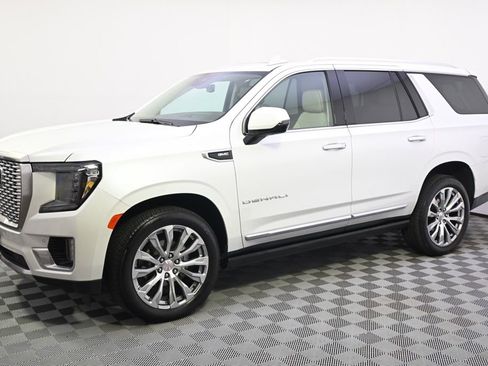 Used 2023 GMC Yukon Denali AWD/4WD image 2
