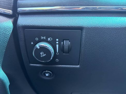 Used 2014 Jeep Grand Cherokee Limited AWD/4WD image 12