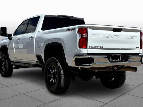 Used 2021 Chevrolet Silverado 2500 LTZ image 11