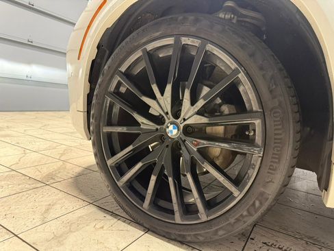 Used 2021 BMW X5 xDrive40i w/ M Sport Package AWD/4WD image 10