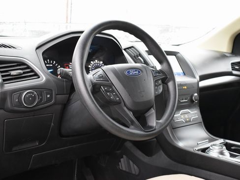 Certified 2020 Ford Edge SE image 10
