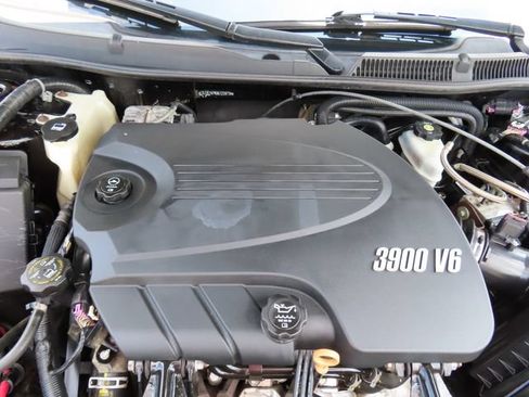 Used 2011 Chevrolet Impala LTZ FWD image 33