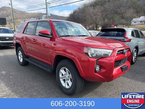 Used 2024 Toyota 4Runner SR5 Premium image 3