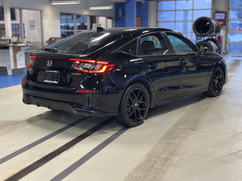 Used 2024 Honda Civic Sport image 4