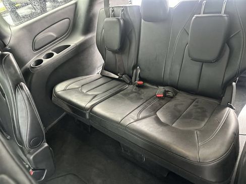 Used 2025 Chrysler Pacifica Select FWD image 25