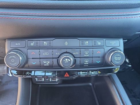 Used 2024 Dodge Durango GT AWD/4WD image 26
