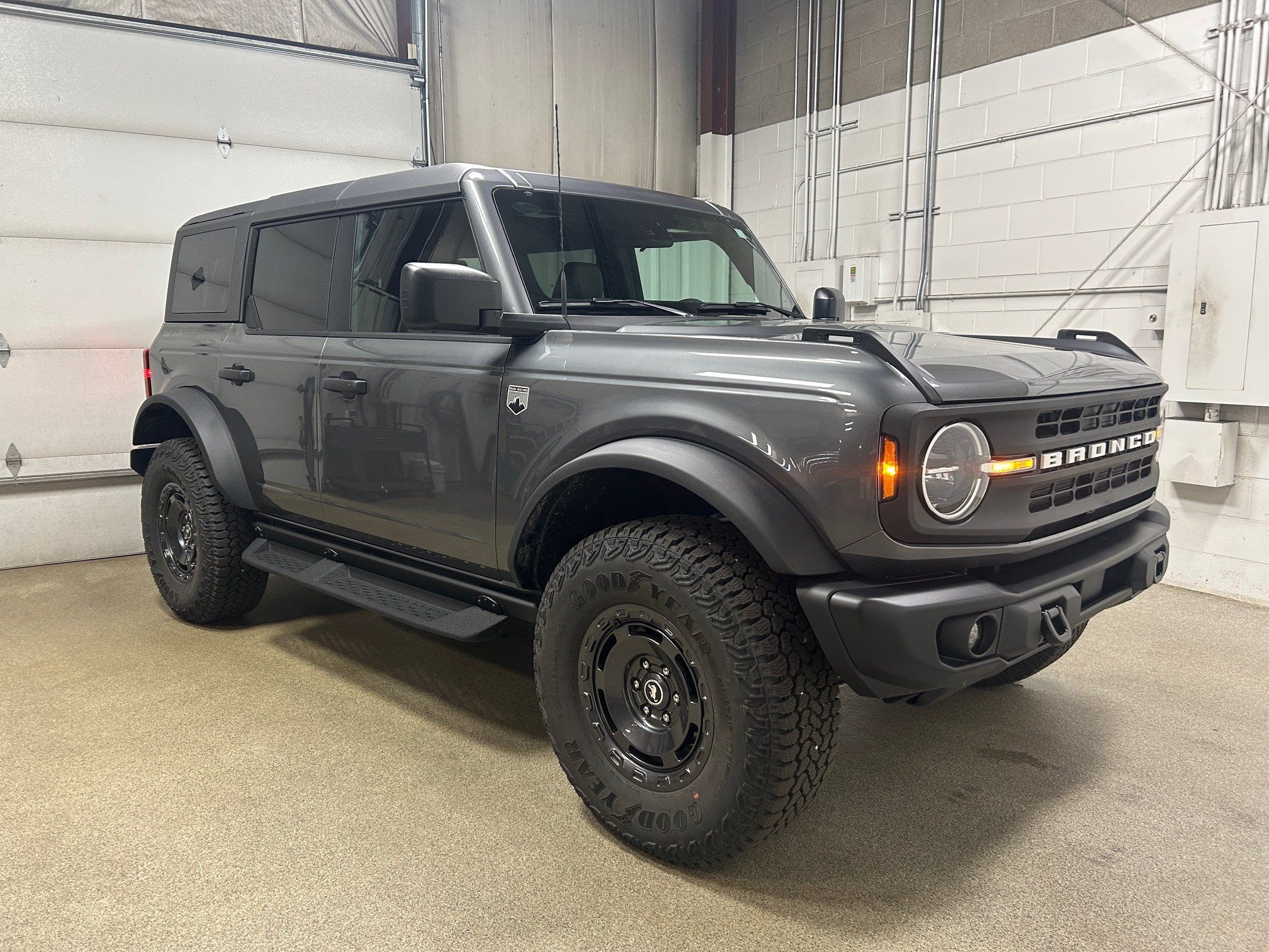 Used 2025 Ford Bronco Big Bend w/ Black Diamond Package AWD/4WD image 5