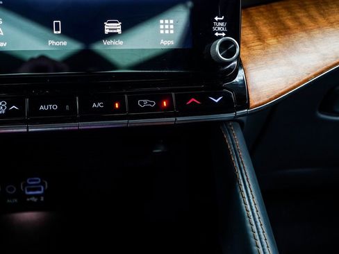 Used 2022 Jeep Grand Wagoneer Series II w/ Convenience Group III image 25