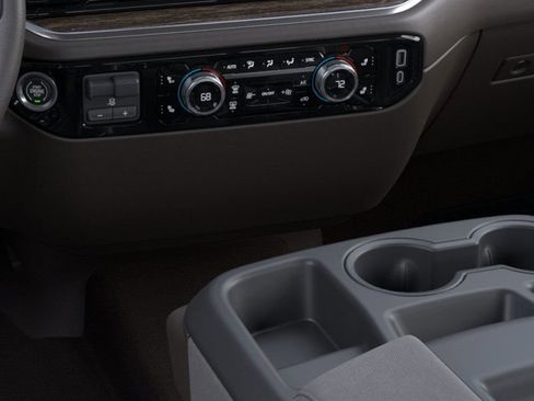 Used 2025 GMC Sierra 1500 SLE image 23