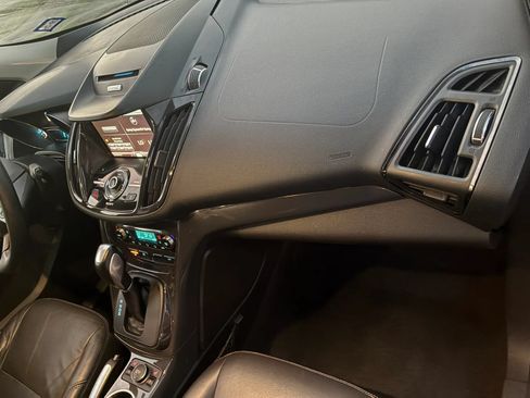 Used 2015 Ford Escape Titanium FWD image 16