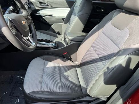 Certified 2024 Chevrolet Trax LT w/ Driver Confidence Package image 6