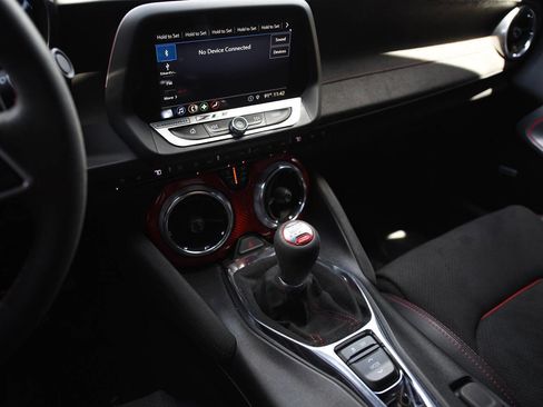Used 2019 Chevrolet Camaro ZL1 RWD image 22