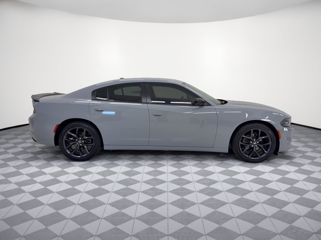 Used 2022 Dodge Charger SXT w/ Blacktop Package RWD image 8