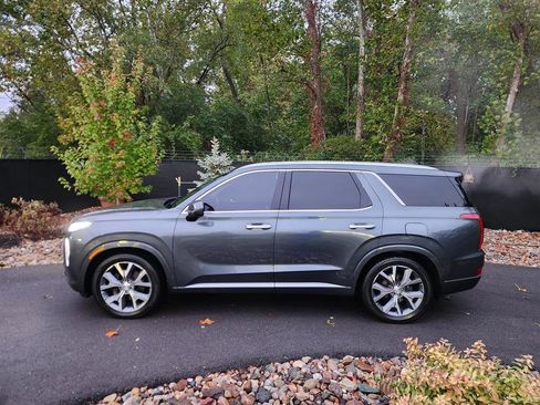 Used 2021 Hyundai Palisade Limited image 2