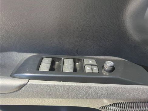 Used 2025 Toyota Camry LE FWD image 28