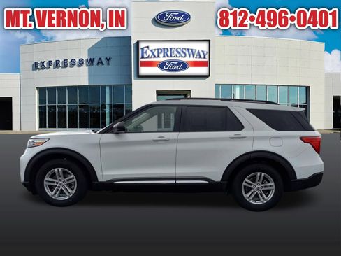 Used 2024 Ford Explorer XLT w/ Equipment Group 202A RWD image 10