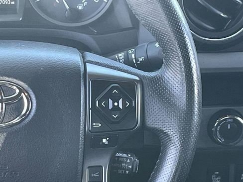 Used 2023 Toyota Tacoma TRD Off-Road w/ TRD Premium Off Road Package image 23