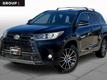 Used 2018 Toyota Highlander SE