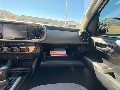 Certified 2022 Toyota Tacoma SR5 w/ Technology Package image 21