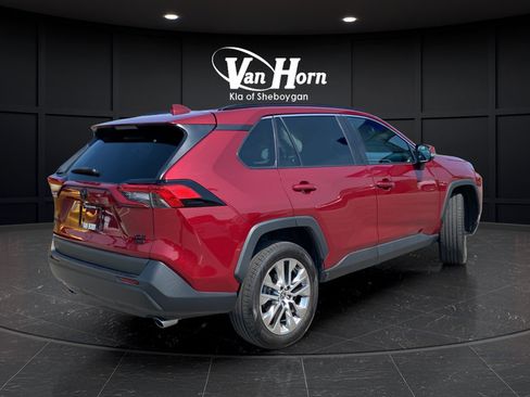 Used 2021 Toyota RAV4 XLE Premium AWD/4WD image 7