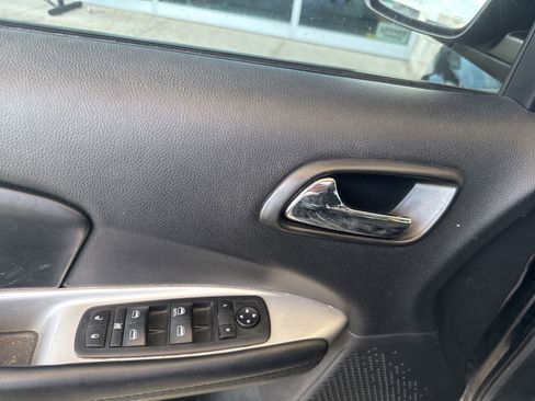 Used 2020 Dodge Journey SE w/ SE Popular Equipment Group FWD image 5