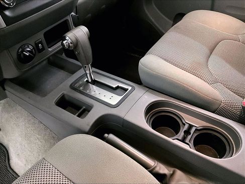 Used 2015 Nissan Frontier SV image 16