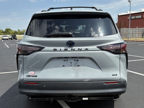 Certified 2025 Toyota Sienna XLE Woodland Edition AWD/4WD image 5