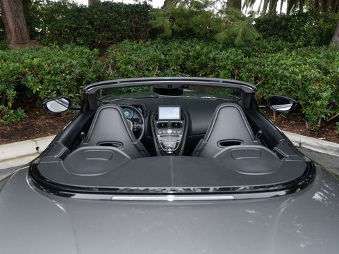 Used 2019 Aston Martin DB11 Volante image 9