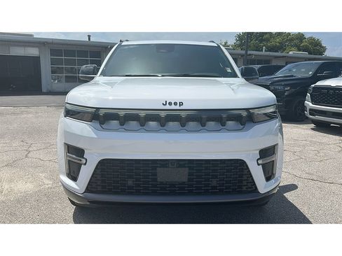 New 2026 Jeep Grand Wagoneer 2WD w/ Premium Group I image 9