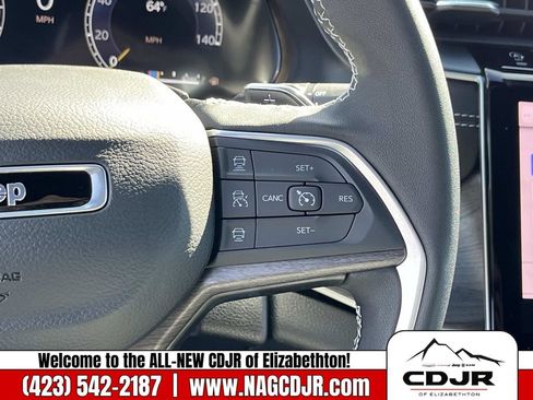 New 2025 Jeep Grand Cherokee Limited w/ Black Appearance Package image 26