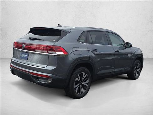 Used 2024 Volkswagen Atlas Cross Sport SE image 4