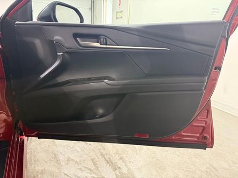 Used 2025 Toyota Camry SE image 25