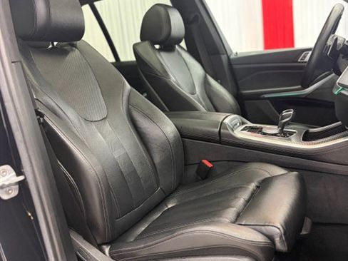 Used 2019 BMW X5 xDrive40i w/ M Sport Package image 16