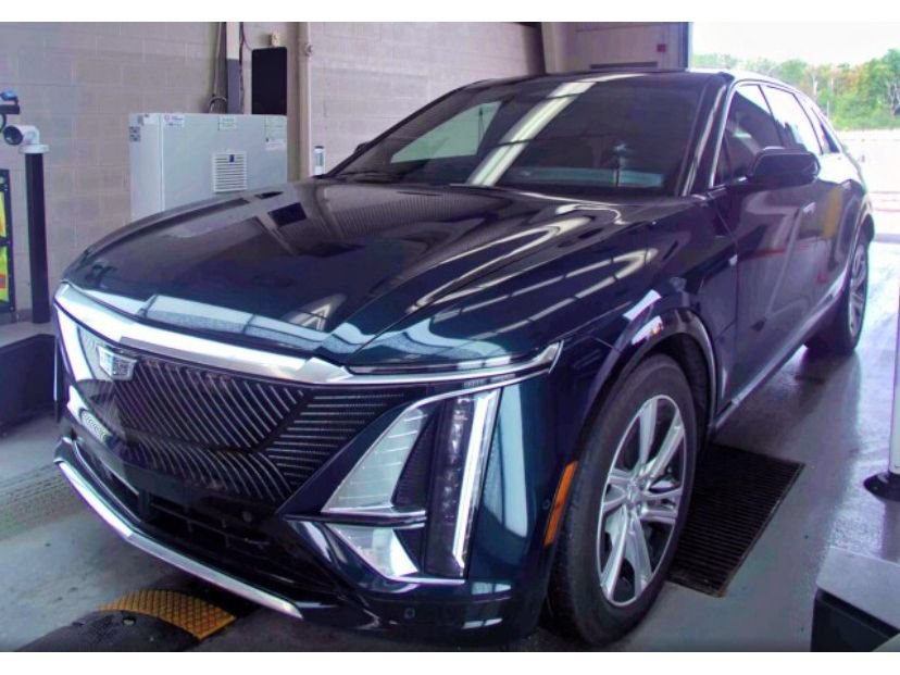 Used 2024 Cadillac Lyriq Tech w/ Driver Assist Package AWD/4WD image 1