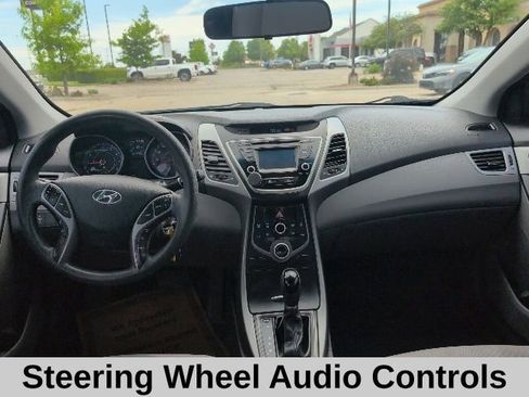 Used 2015 Hyundai Elantra SE w/ Option Group 02 FWD image 4