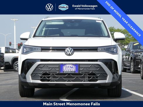 Used 2025 Volkswagen Taos SE image 24