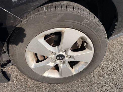 Used 2019 Kia Soul w/ Convenience Package FWD image 3