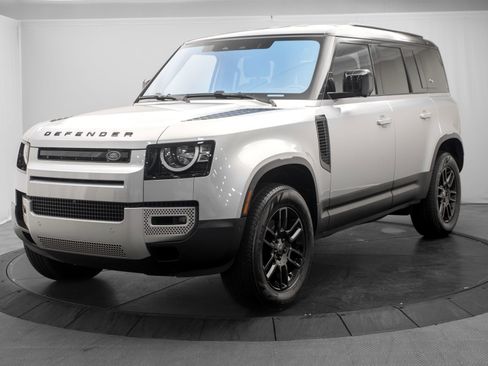 Used 2023 Land Rover Defender 110 S AWD/4WD image 7