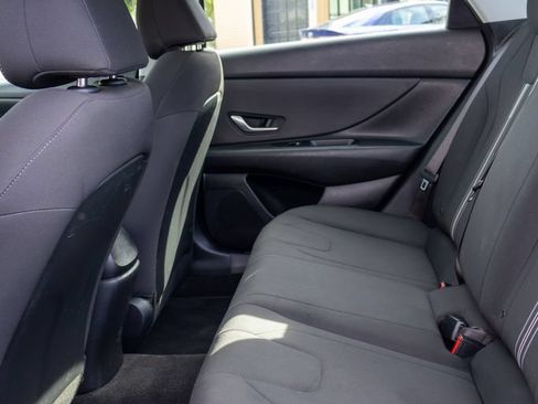 Used 2021 Hyundai Elantra SEL w/ Convenience Package FWD image 14