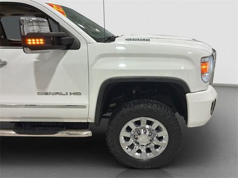 Used 2017 GMC Sierra 2500 Denali w/ Duramax Plus Package image 34