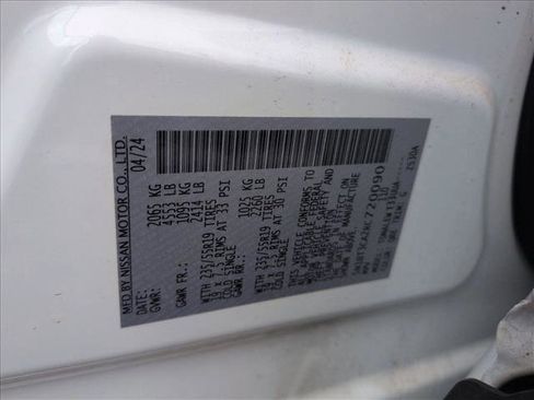Used 2024 Nissan Rogue SL FWD image 24