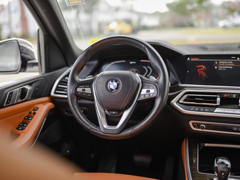 Used 2021 BMW X5 xDrive45e w/ Premium Package 3 image 47