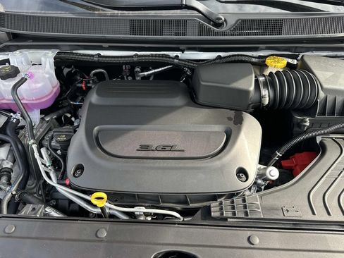 New 2026 Chrysler Pacifica Select FWD image 12