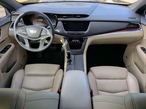 Used 2017 Cadillac XT5 Luxury w/ Driver Awareness Package FWD image 33