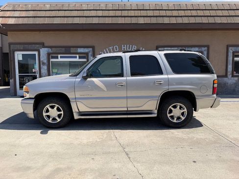Used 2004 GMC Yukon Denali AWD/4WD image 6