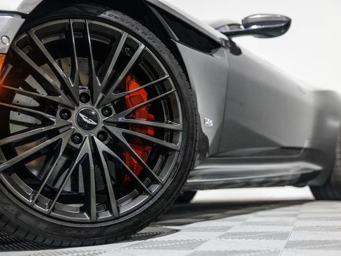 Used 2021 Aston Martin DBS Superleggera Volante image 13