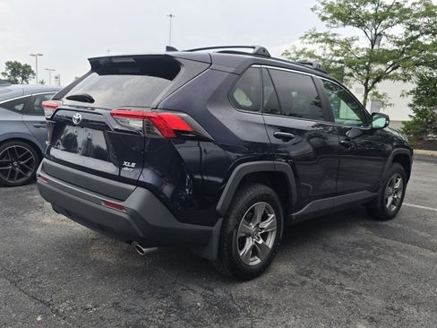 Used 2022 Toyota RAV4 XLE AWD/4WD image 7