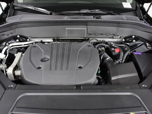 New 2026 Volvo XC90 B5 Core image 12