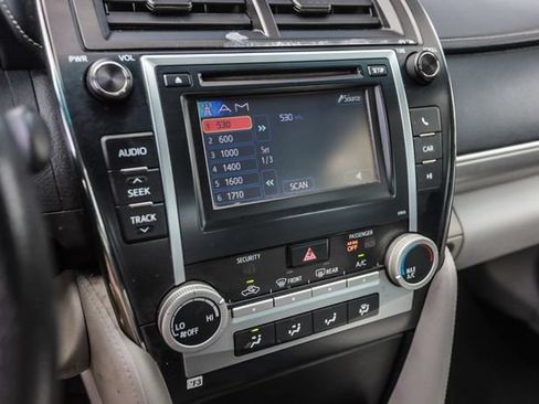 Used 2012 Toyota Camry LE FWD image 31